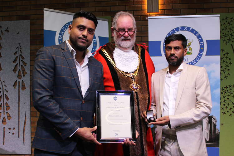 Hurdsfield takeaway Achaari won their third award in past year. They've donated hundreds of meals to NHS staff at Macclesfield Hospital. Mohammed Hussain and Chef Tufayel Hussain were delighted to accept.  (Image - Macclesfield Nub News)