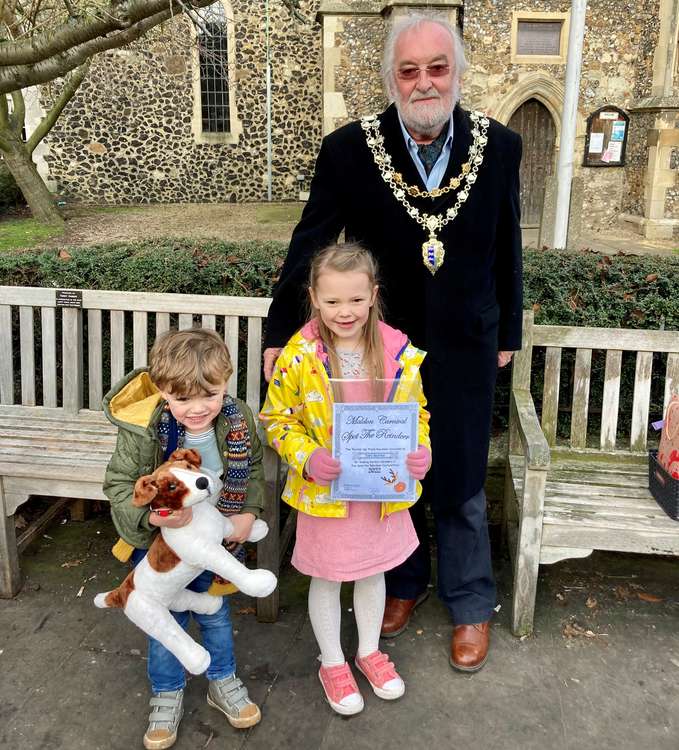 Town mayor David Ogg presented the children with hampers