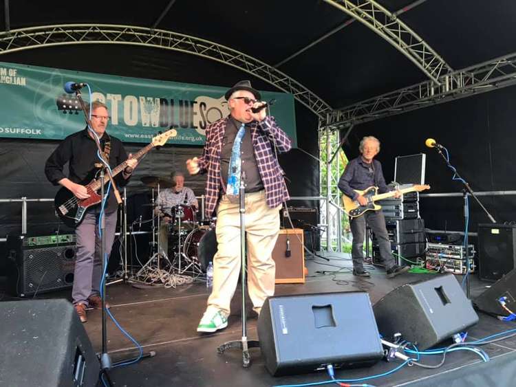 Automatic Slim live at StowBlues in 2019