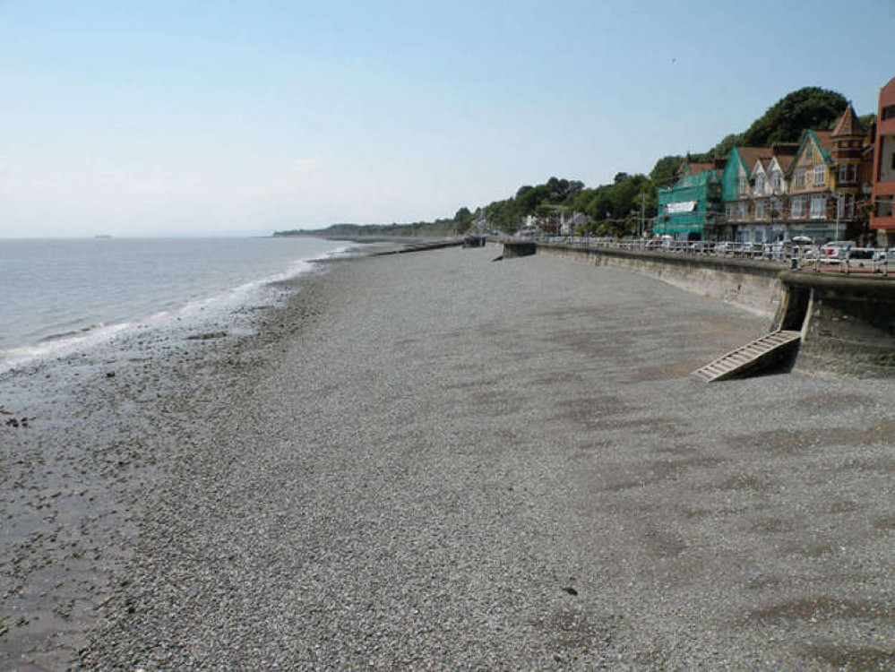 A cold and bright start to the day in Penarth, with sunny spells across town this morning (Image: Wikimedia)