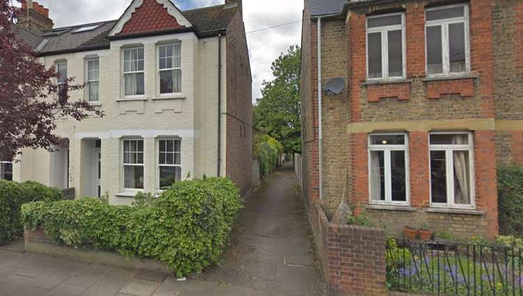 Police have been carrying out foot patrols to deter drug dealers in Kew. Credit: Google Earth.