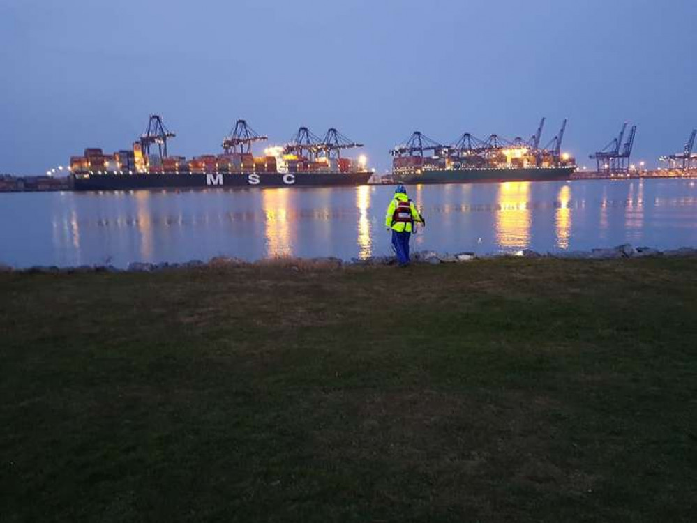 Holbrook Coastguard brought cruiser into Shotley marina