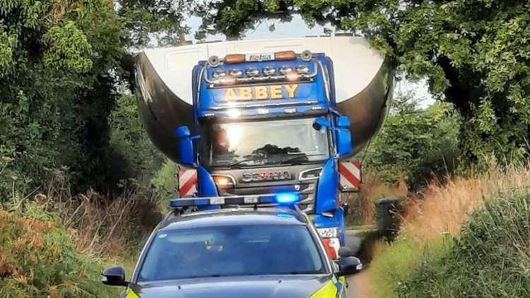 Abnormal load warning for Valentine's Day (Picture credit: Norfolk police)