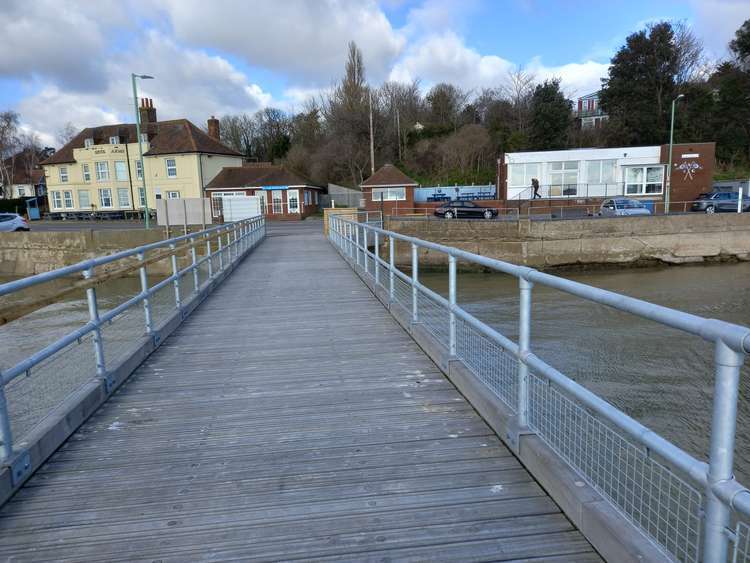 Bristol Arms and Shotley Sailing Club from pier