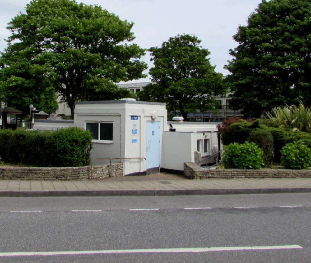 Sidmouth Triangle toilets, Sidmouth cc-by-sa/2.0 - © Jaggery - geograph.org.uk/p/6133726