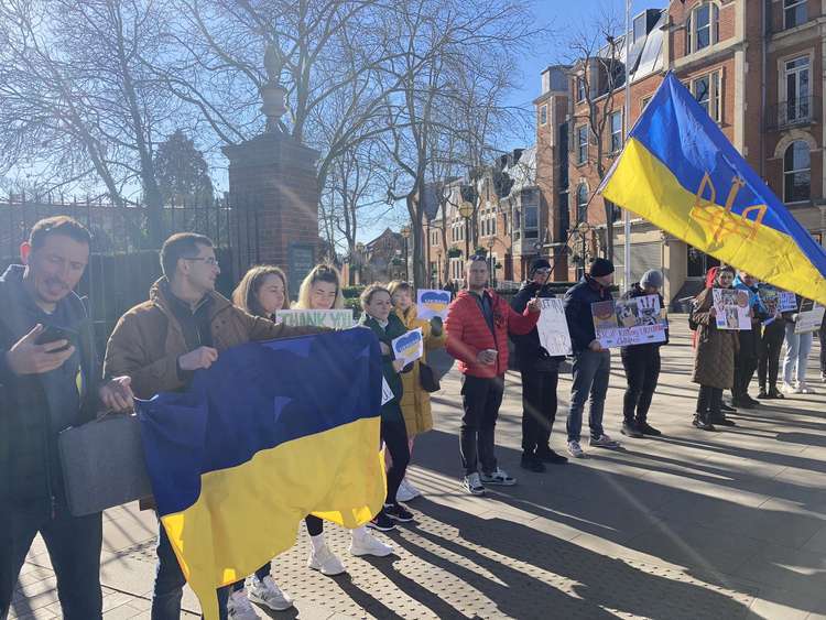 A demonstration in solidarity with Ukraine took place on Twickenham York Street yesterday (Image: Twickenham Tweets)