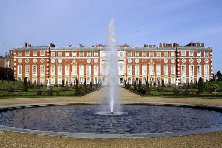 The wooden emblem has finally returned to Hampton Court Palace after 500 years (Image: Mark Percy / Hampton Court Palace South Facade / CC BY-SA 2.0)