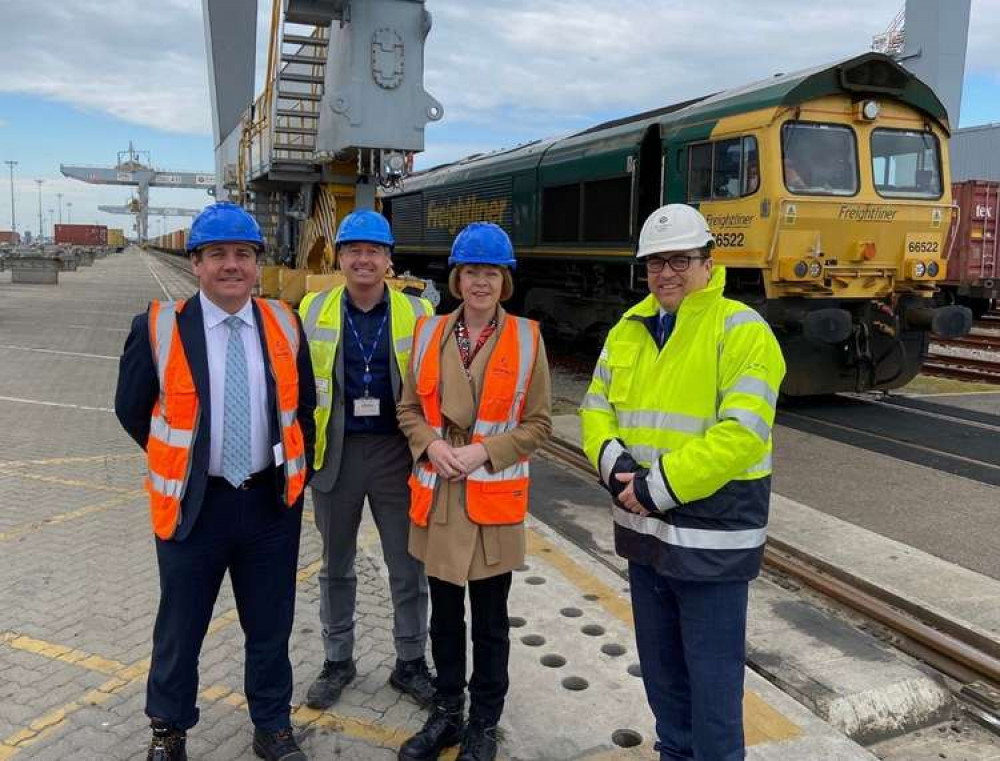 From left: Stephen Metcalfe MP, Mark Viner (UK Commercial Manager, DPW London Gateway), Wendy Morton (Minister of State for Transport), and John Trenchard (Commercial and Supply Chain Director, DPW London Gateway).