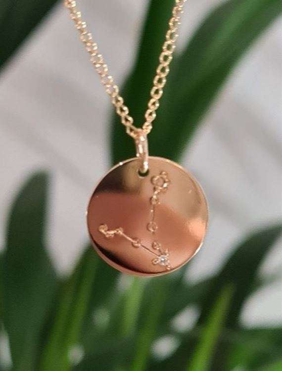 Whether you want an elegant modern diamond set pendant or something you can have personalised especially for the one you love – get in touch today!