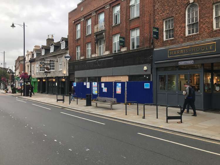 Eligible businesses will get a one-off grant and the amount they get will depend on their rateable value. Eligible businesses will get a one-off grant and the amount they get will depend on their rateable value.