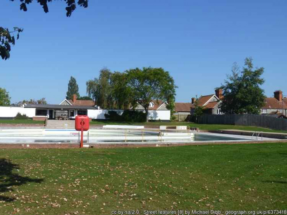 Greenbank Pool in Street