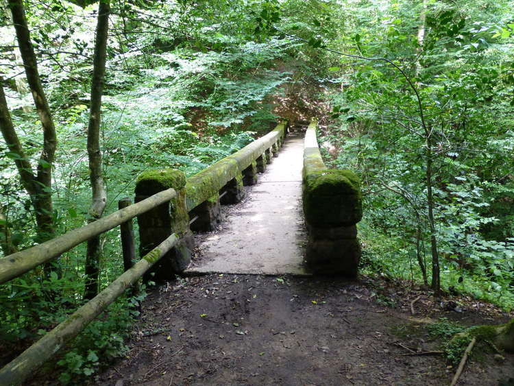 Chapel Bridge in Styal Country Park. (Image CC - Unchanged https://bit.ly/3yFykWw © Copyright Raymond Knapman)