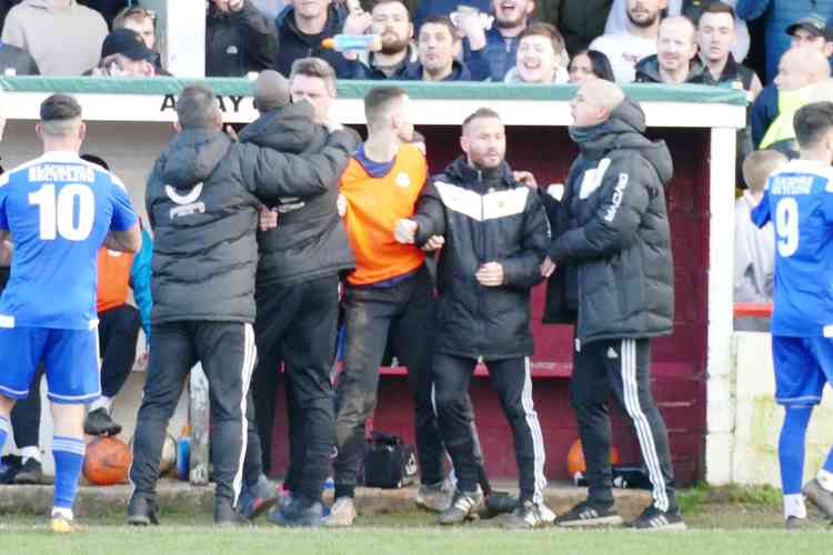 On all hands on deck: It's scuffle time in the dug outs