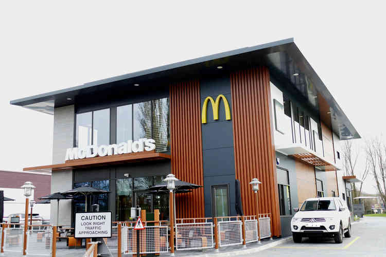 Lunch launch: New drive-thru six miles dwon the A5