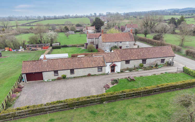 Four-bedroom detached barn conversion in Butleigh Wootton