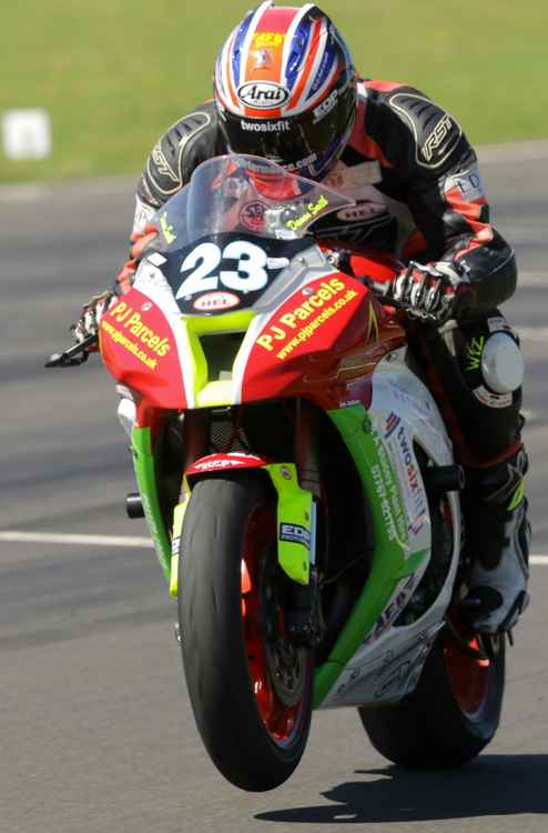 Damon Smith in action at Castle Combe (Photo: EDP Photonews)