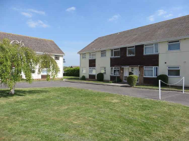 One-bedroom flat in Quantock Court