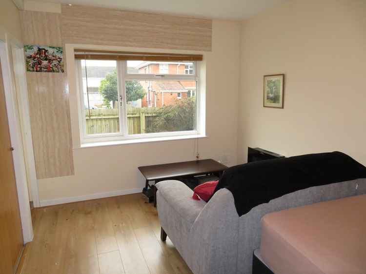 One-bedroom flat in Quantock Court