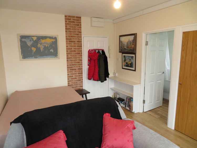 One-bedroom flat in Quantock Court