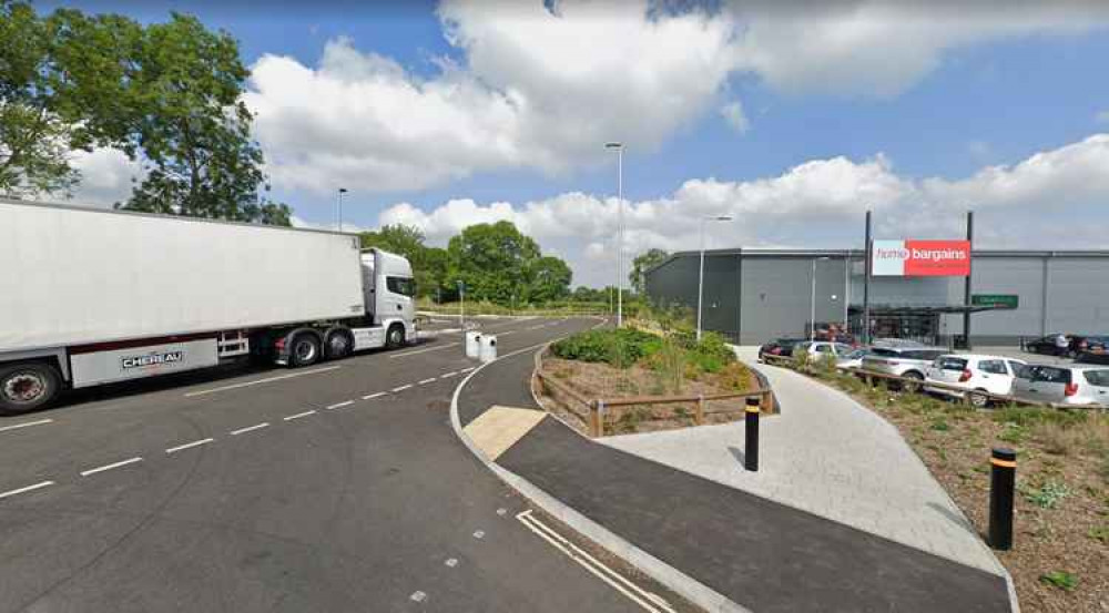 The rhyne is beyond the current end of Street Business Park (Photo: Google Street View)