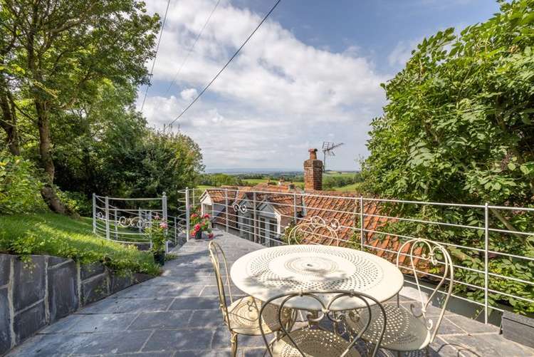 Three-bedroom cottage in Moorlinch