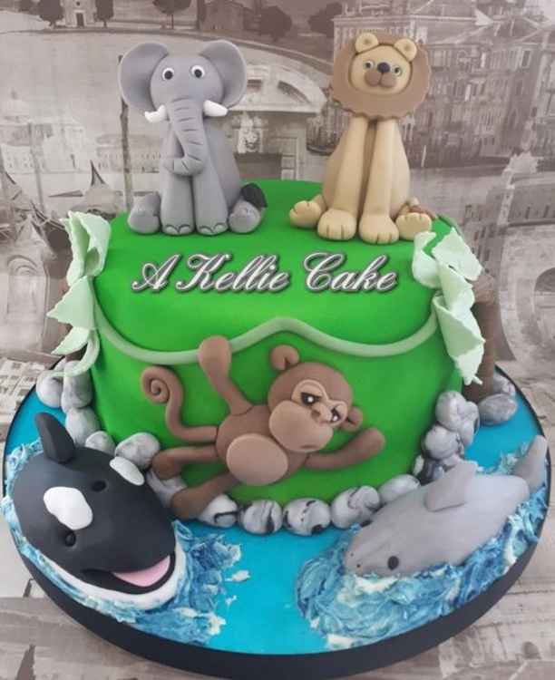 A cake with a marine theme.