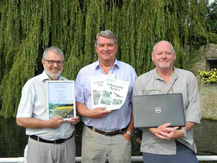 Coun Chris Benn (centre) with Glenside News Treasurer Jamie McLaren (left) and Editor Alan Harvey