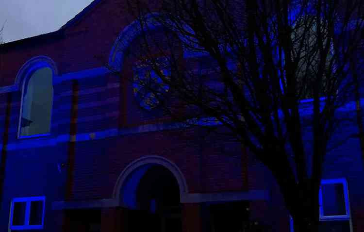 The council building in Grantham goes blue to recognise NHS staff