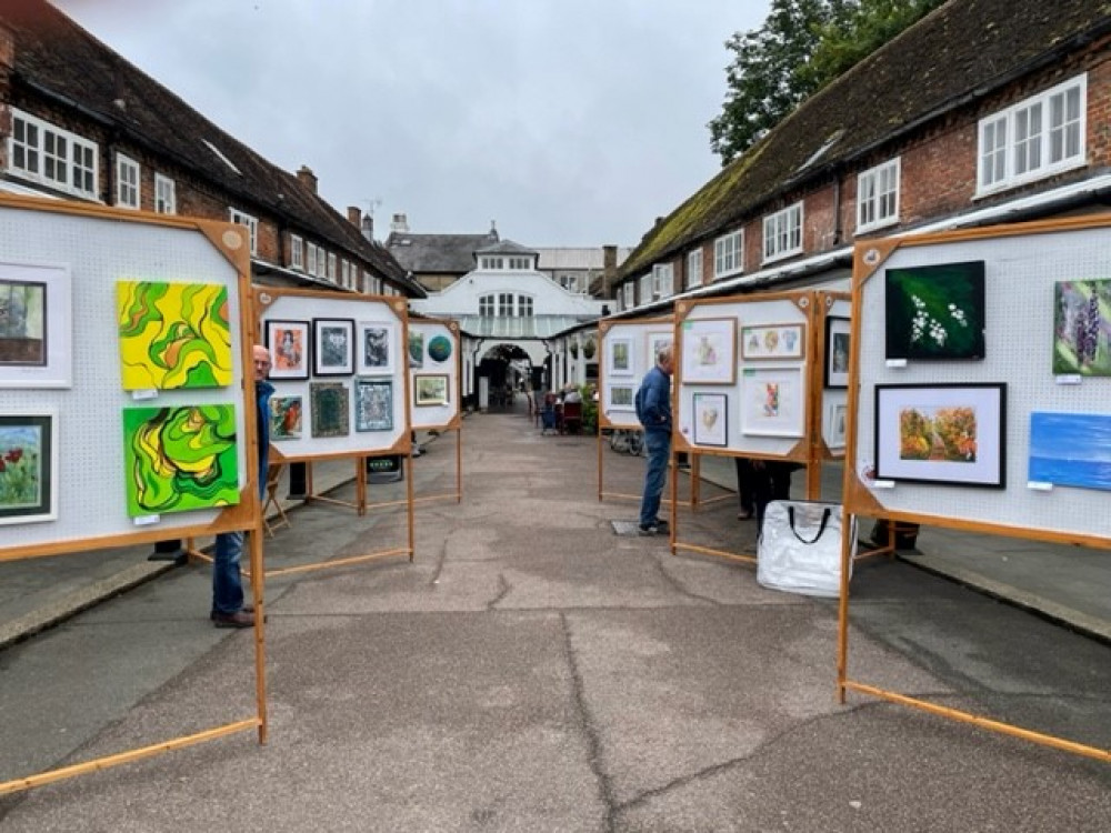 Come and browse the free Hitchin Art Club