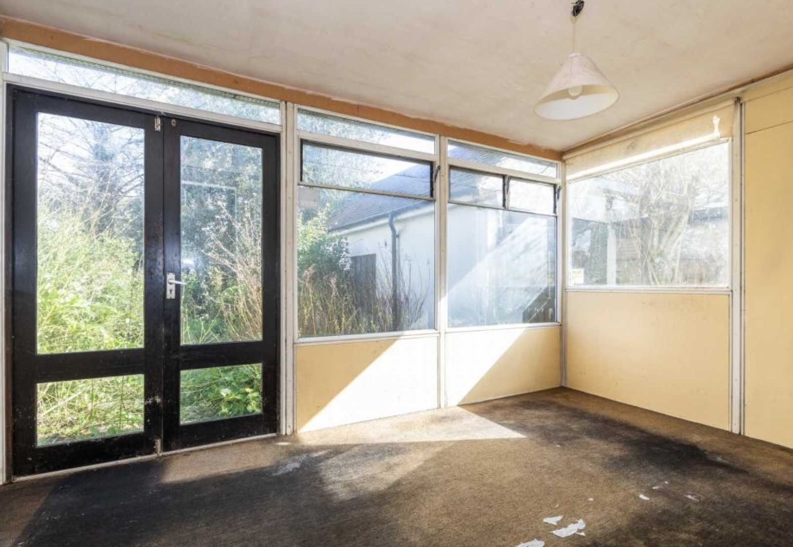 For this week's Pick of the Week showcase Wellington Evans are marketing a three bedroom house which is available for offers over £400,000. For this week's Pick of the Week showcase Wellington Evans are marketing a three bedroom house which is available for offers over £400,000.