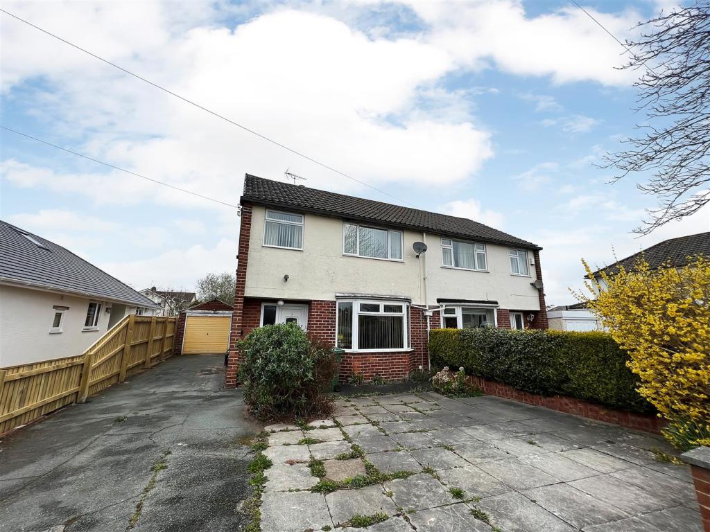 Property of the Week: this 3 bedroom semi-detached 'doer-upper' on Andrews Walk, Heswall