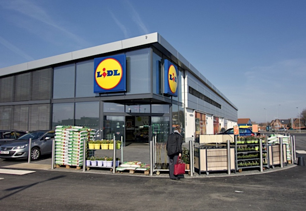 A new Lidl could come to Congleton soon. (Image CC Unchanged bit.ly/3f4OdO8 Paul Harrop / New Lidl, Hull / CC BY-SA 2.0)