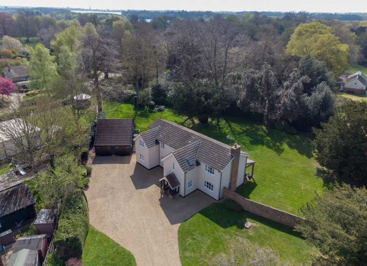 Autumn House Tattingstone from the air (Picture credit: Chapman Stickels)