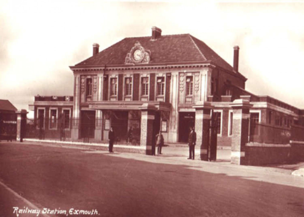 Exmouth Railway Station in the 1920s (Mike Menhenitt)