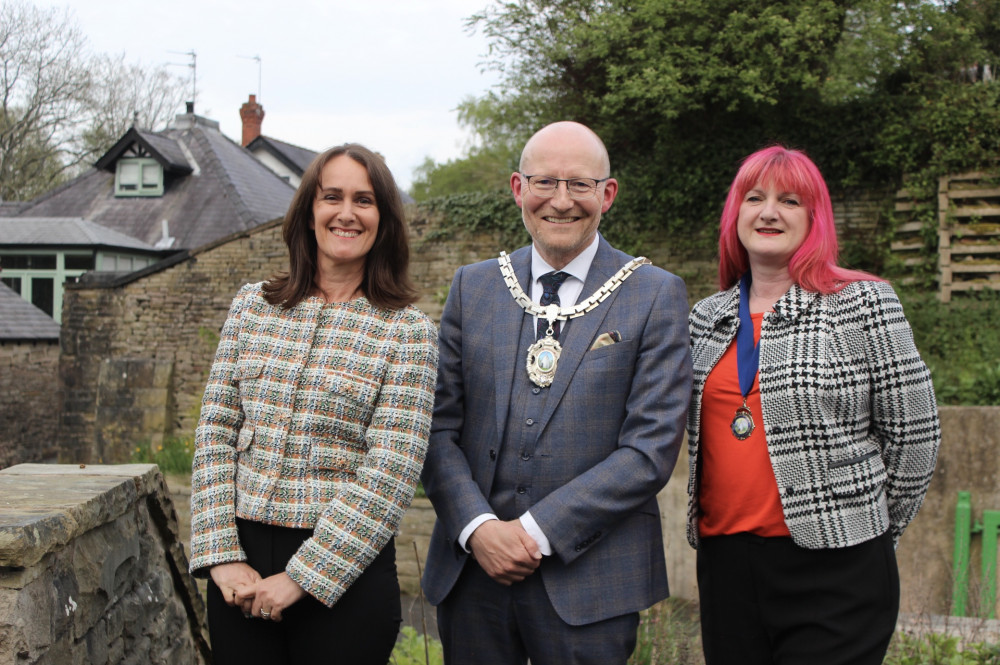 Bollington's previous Mayor Jo Maitland (left) with new Mayor John Stewart (centre), and new Deputy Mayor Helen Ellwood (right). 