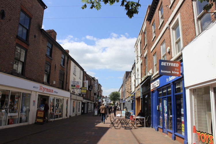 Outdoor seating outside Lord of the Pies on Chestergate, Macclesfield. 