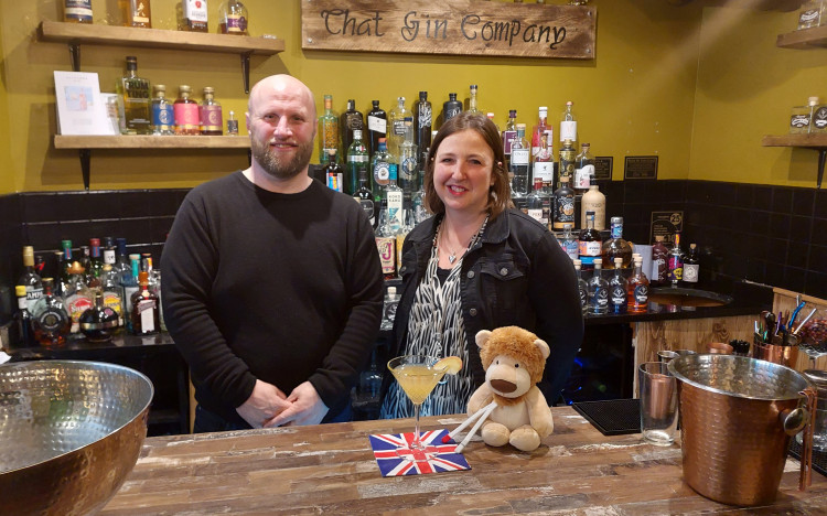 Steve Bazell and Rachel Ollerenshaw with the Royal Jubilee Cocktail