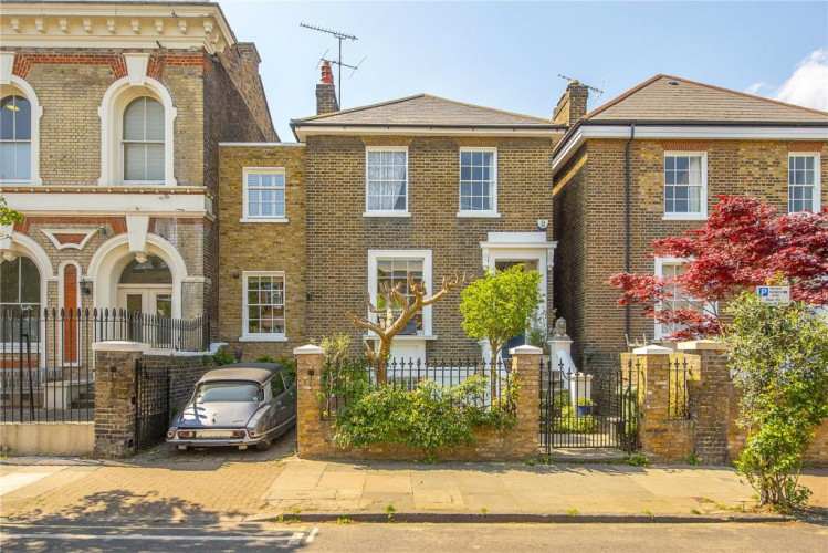 House for sale on Clapham Manor Street 
