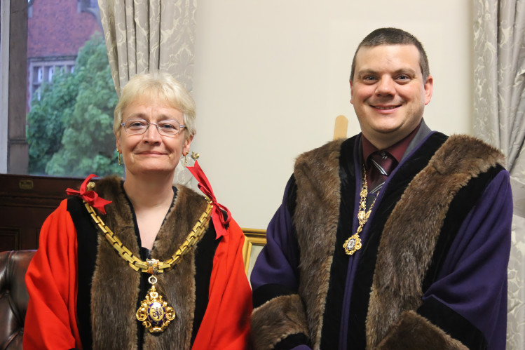 Cllr Fiona Wilson (left) is Macclesfield's new Mayor. Cllr Chris Wilcock (right) is Deputy Mayor. (Image - Alexander Greensmith / Macclesfield Nub News)