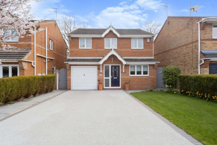 This week's listing is a four bedroom detached house on Hawthorn Grove in Biddulph.