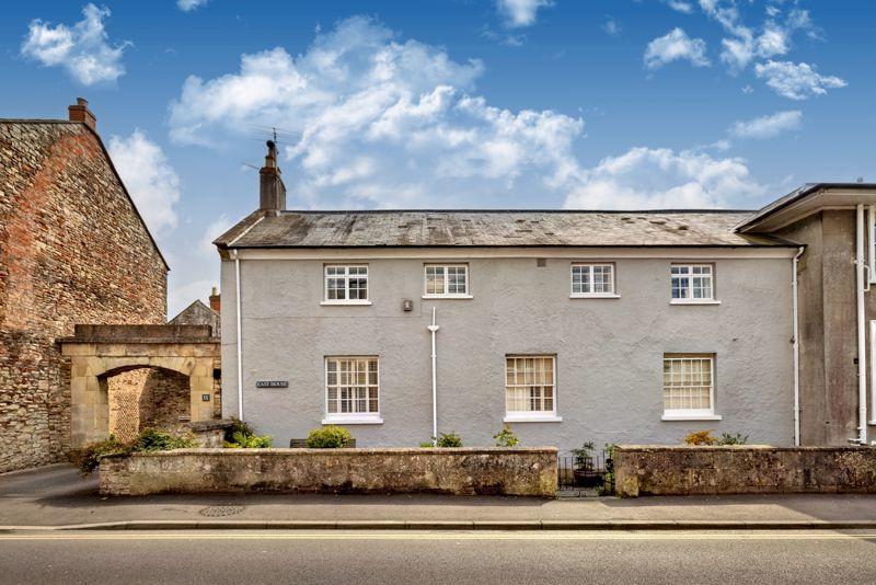 The Georgian building on Chamberlain Street