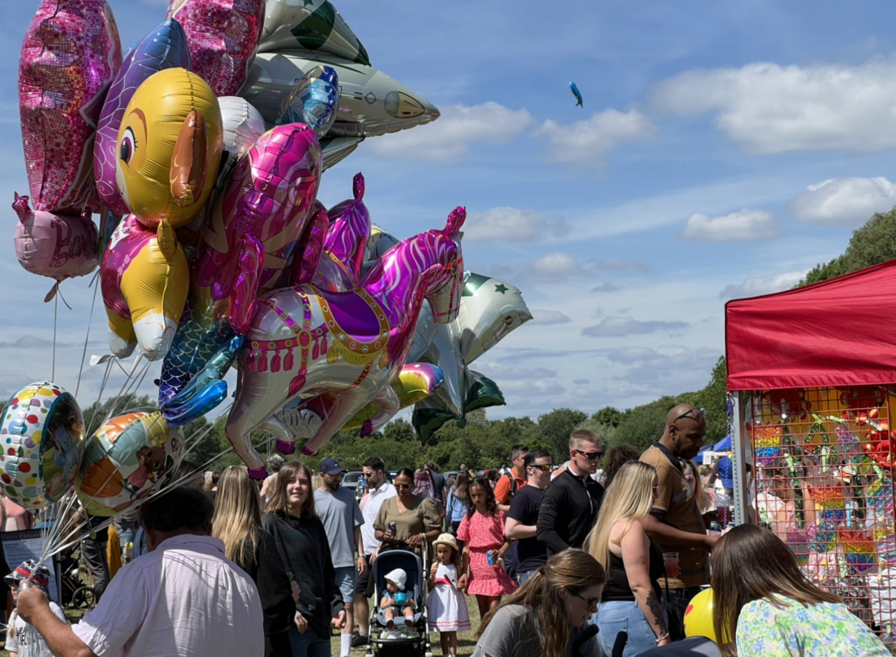 Crowds gather at the family friendly Walsworth Festival on Sunday. CREDIT: @HitchinNubNews 