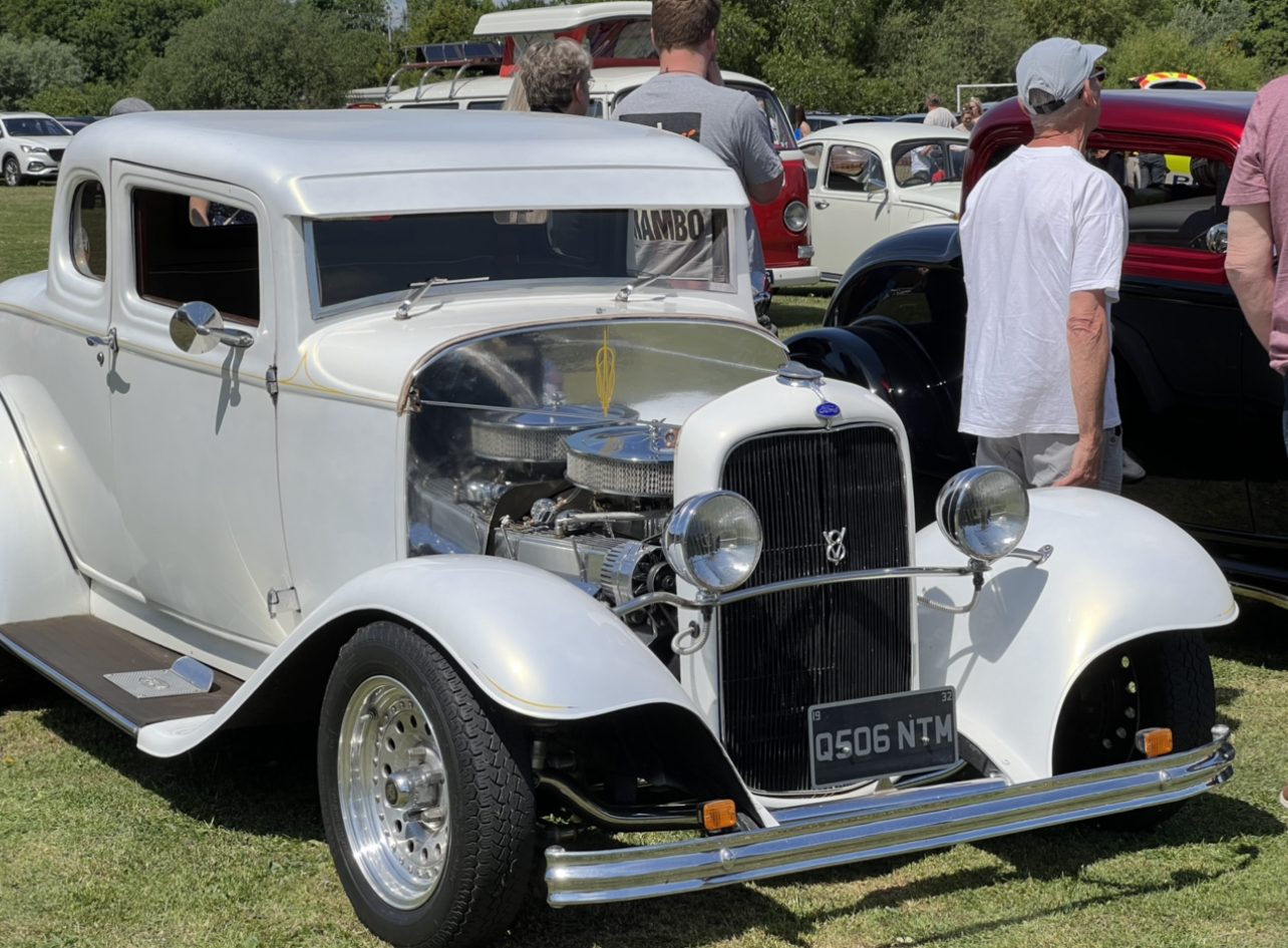 The Walsworth Festival also featured a number of classic cars including this beauty. CREDIT: @HitchinNubNews 