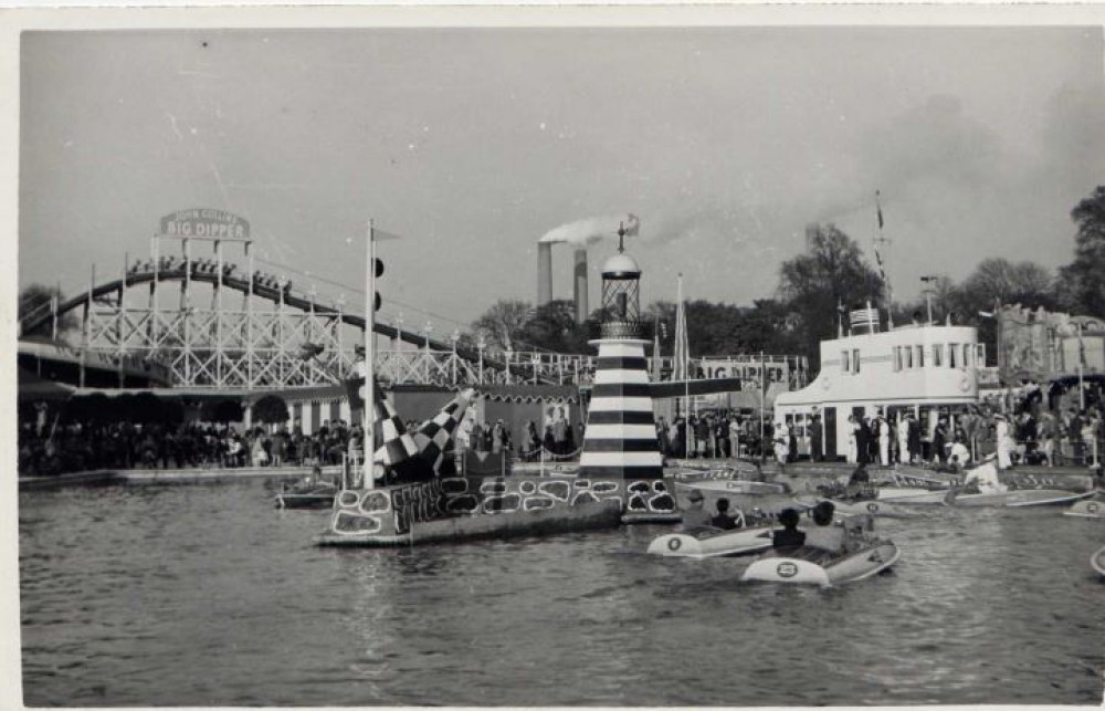 The Big Dipper ride can be seen at the back of this photo (credit: Wandsworth Council)