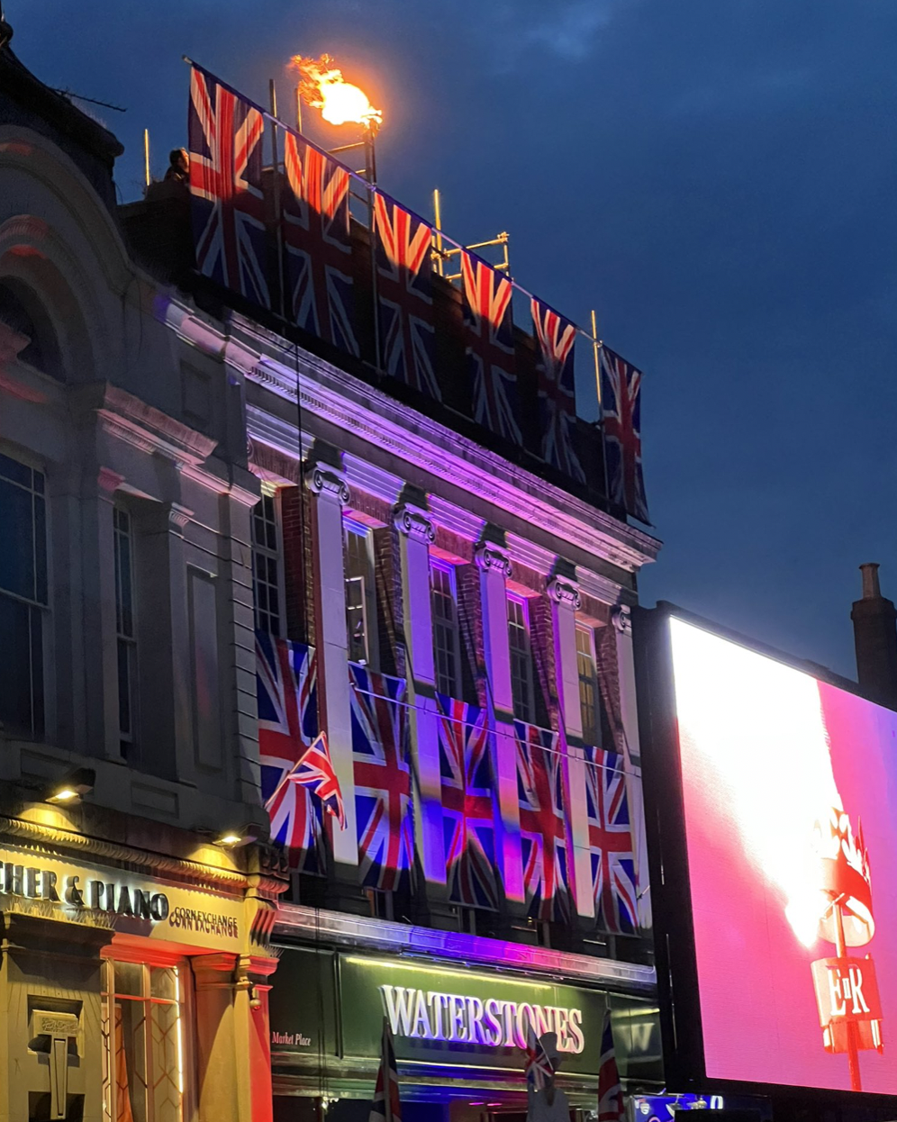 A beacon was lit at Hitchin Market Place to mark the Queen's Platinum Jubilee. CREDIT: @HitchinNubNews A beacon was lit at Hitchin Market Place to mark the Queen's Platinum Jubilee. CREDIT: @HitchinNubNews