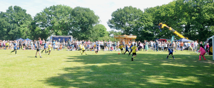 Football, live music, roundabout and a big crowd at Chelmofest (Picture credit: Peninsula Nub News)