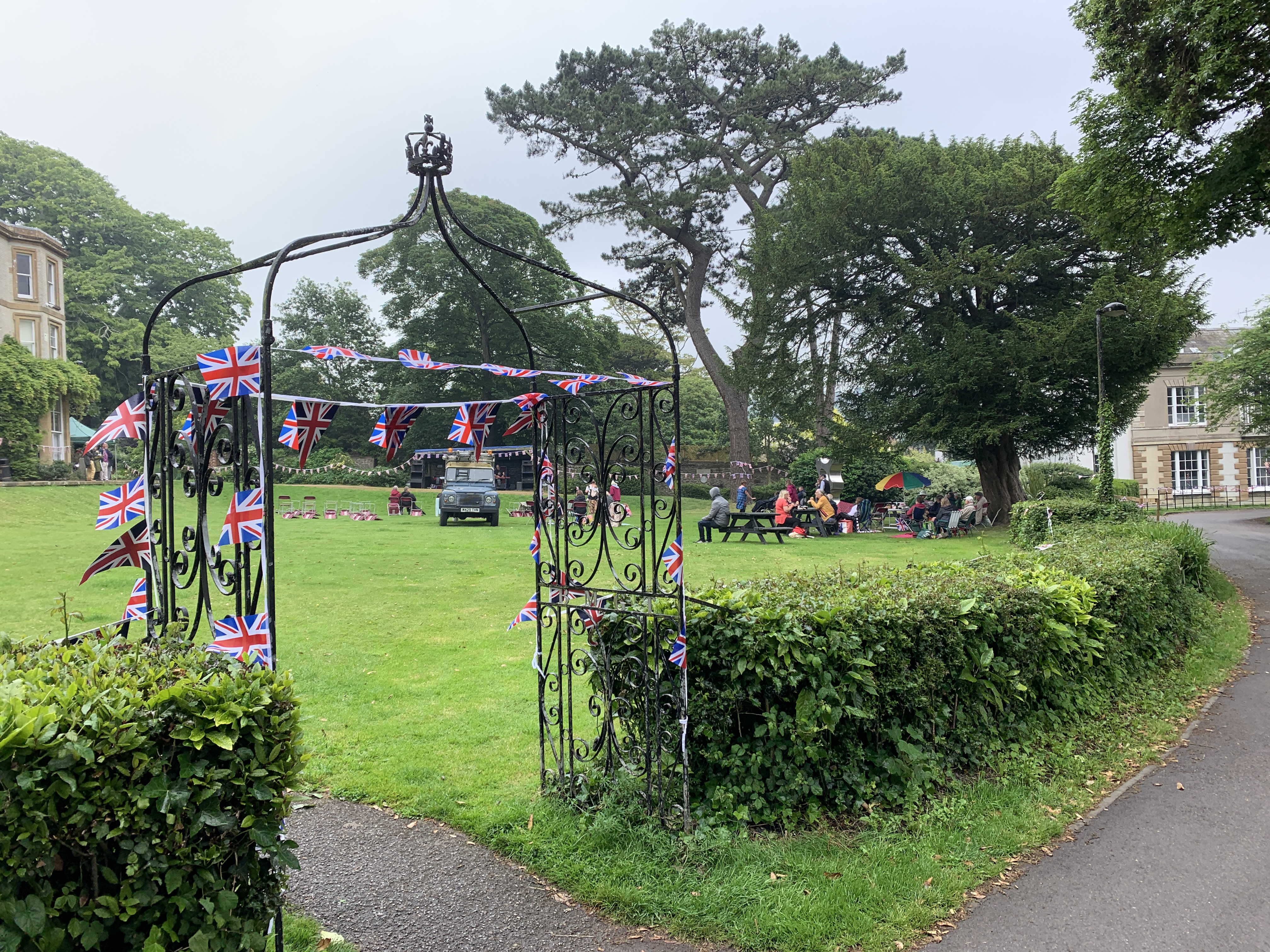 Jubilee picnic on Mountfield lawn