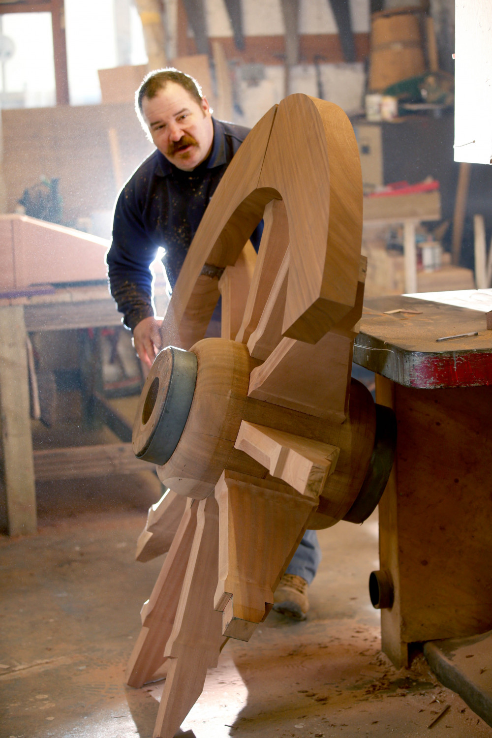 Master wheelwright Greg Rowland (Richard Austin)