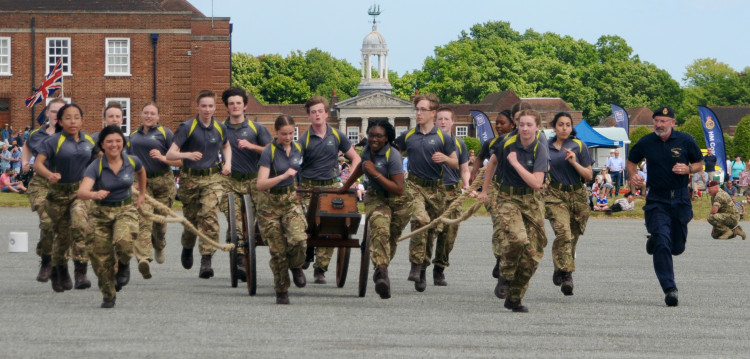 RHS field gunners on run home (Picture credit: Peninsula Nub News)