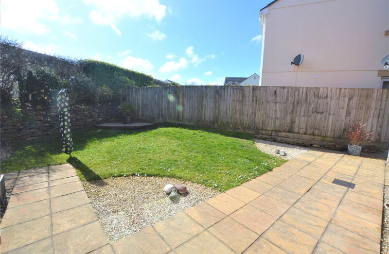 See this four bed house in Helston from Bradleys Estate Agents.